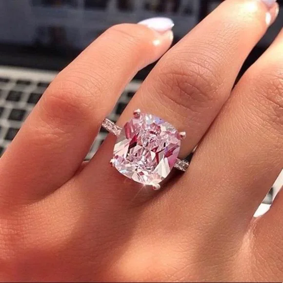 18K White Gold 8 Carat Solitaire Engagement Ring, cute Ring, shiny Ring. - Picture 5 of 7